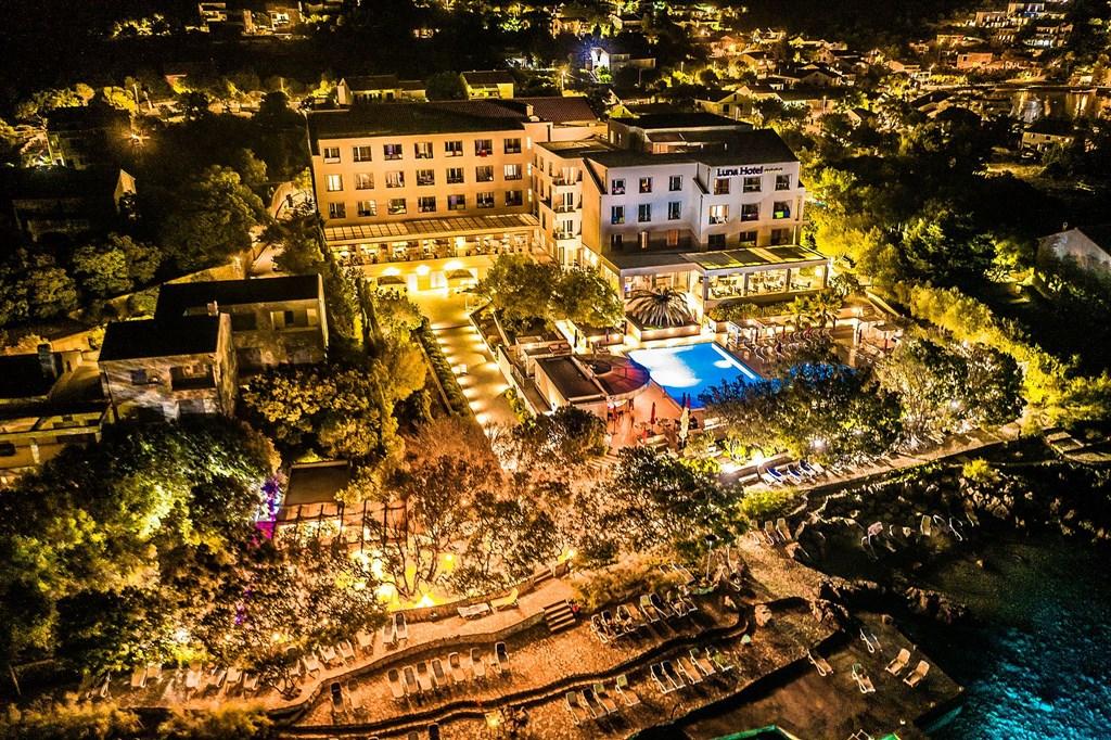 LA LUNA Hotel