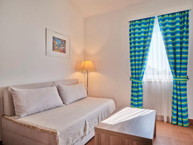 dvoulůžková ložnice a denní místnost - typ APT. B2+2 B