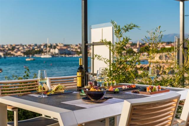 LIBERTY PLAŽA Hotel, Novalja - Tokyo Sushi Bar & Restaurant