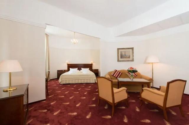 dvoulůžková ložnice a denní místnost - typ Apartmán 2(+1) B