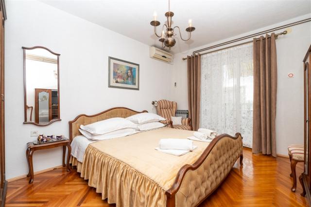 Apartmány URLIĆ u pláže Biokovka, Chorvatsko - Střední Dalmácie