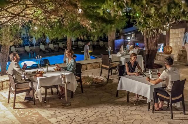 HOTEL RUŽA VJETROVA, Černá Hora - Barská riviéra - Dobra Voda, 