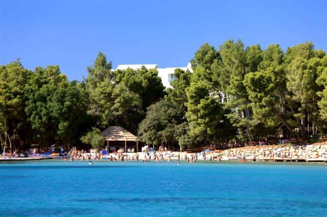 Crvena Luka - pláž