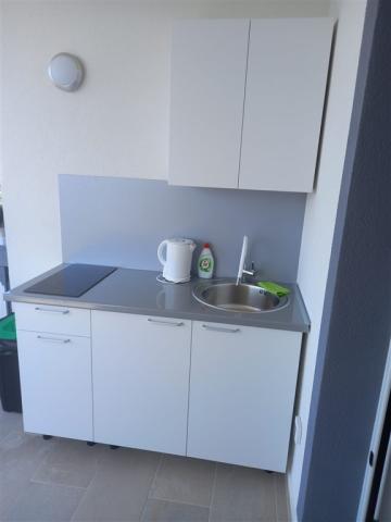 dvě dvoulůžkové ložnice (manželská postel + jednolůžko; patrová