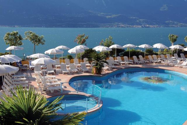 DETTAGLIO-PISCINA.JPG