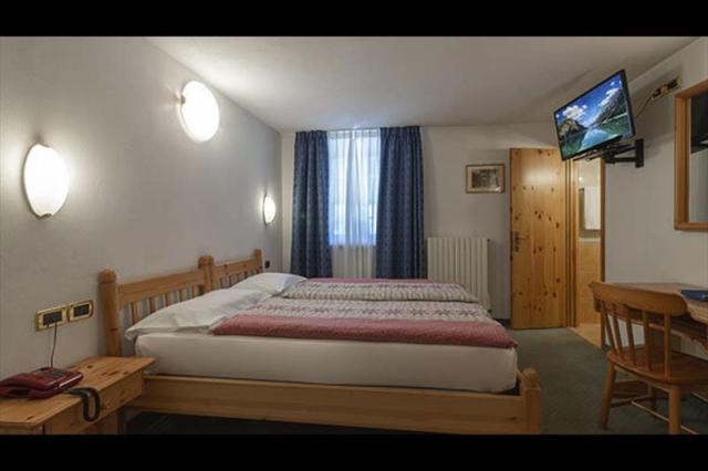 CAMERA-STANDARD-ALPEN-VILLAGE-221.JPG
