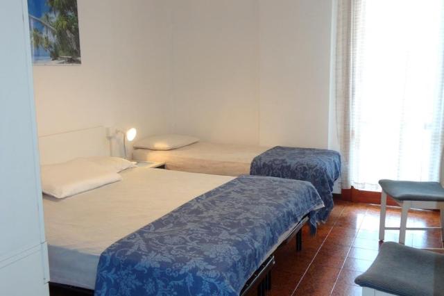HOLIDAY-110B-4BIS.JPG