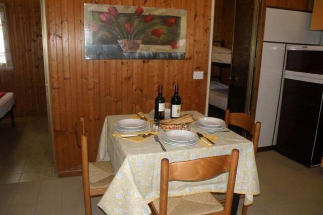 BUNGALOWS-6POSTI4.JPG