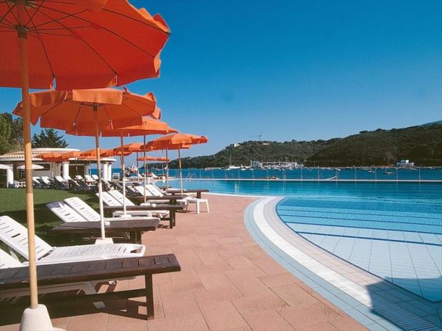 13-PISCINA-1030X773.JPG