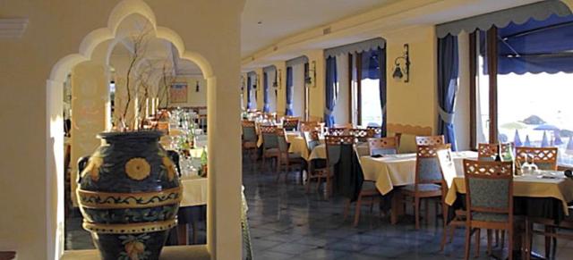 TRITONE-15.JPG