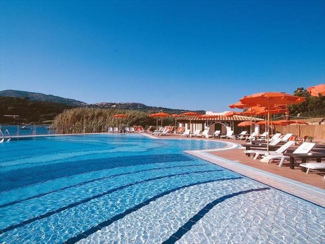 23-PISCINA-1030X773.JPG
