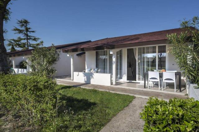 APARTMENT-SUPERIOR-GIARDINO-ESTERNO-ATTREZZATO-VIL.JPG