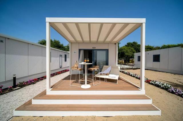DELUXE_LODGE_SEA_VIEW_SUITE1.JPG