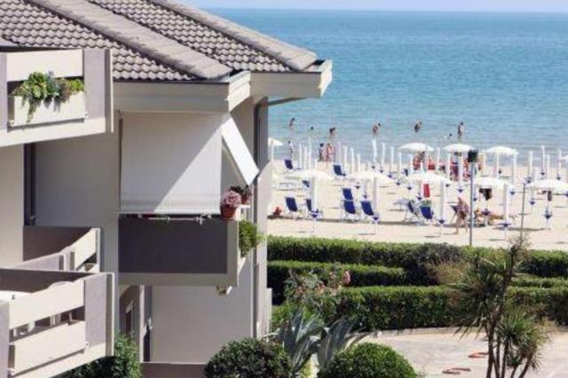 GREEN-MARINE-HOTEL-PLAZ.JPG