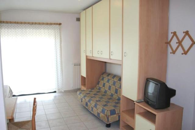RESIDENCE-MAC-5-SMALL.JPG