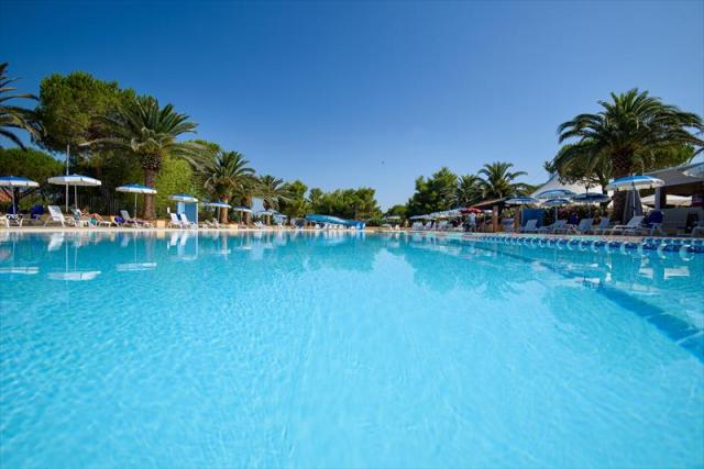 ORIZZONTEPISCINA3.JPG
