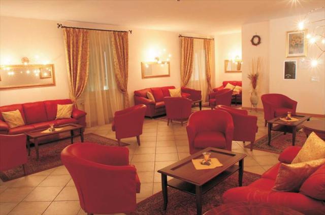 HOTEL-ANDALO-SALA-LETTURA.JPG