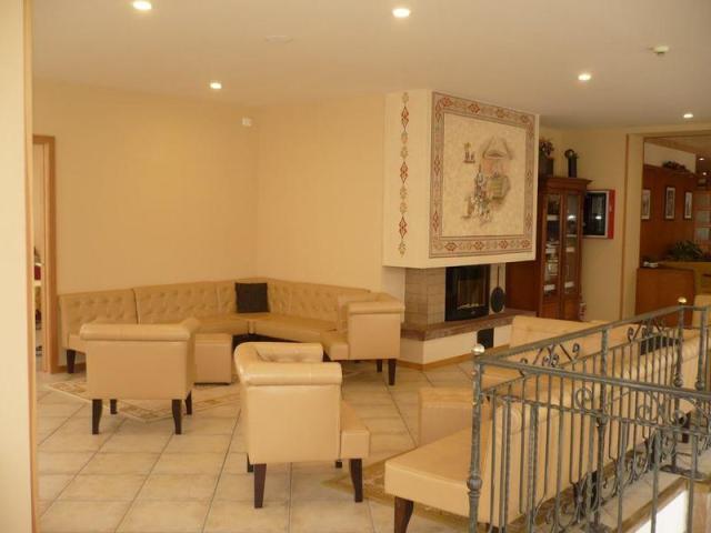 HOTEL-ANDALO-HALL-1.JPG