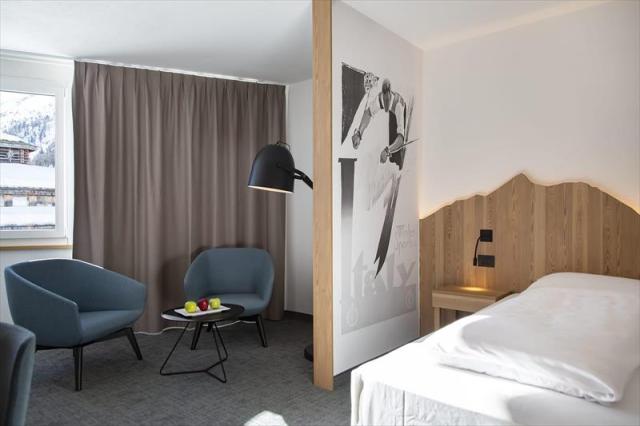 BLU_HOTEL_SENALES_ZIRM_SUPERIOR_SOGGIORNO.JPG