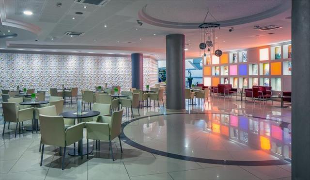 PARCHOTEL-PIANOBAR-2.JPG
