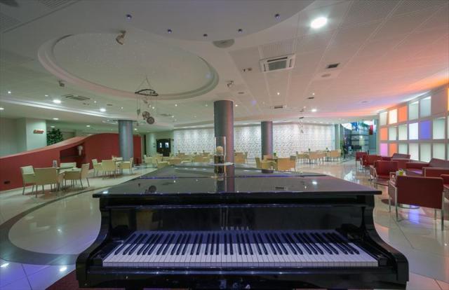 PARCHOTEL-PIANOBAR-5.JPG