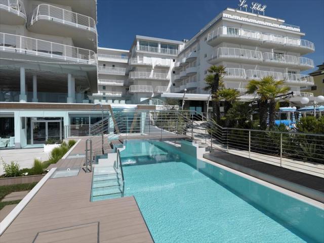 ESTERNO-HOTEL-LE-SOLEIL-JESOLO-1600.JPG