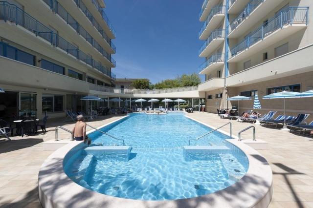 PISCINA-2.JPG