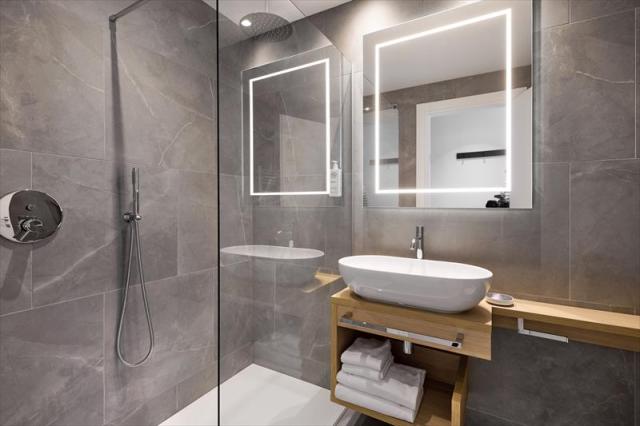 CAMERA DOPPIA DELUXE - VISTA LAGOBATH.JPG