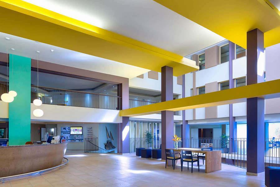 FOUR-VIEWS-OASIS-MADEIRA-HOTEL-RECEPC-O-2.JPG