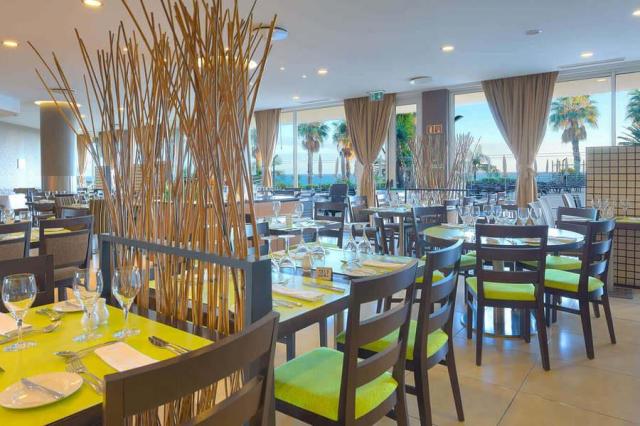 FOUR-VIEWS-OASIS-MADEIRA-HOTEL-ACQUAMARINA-RESTAUR.JPG