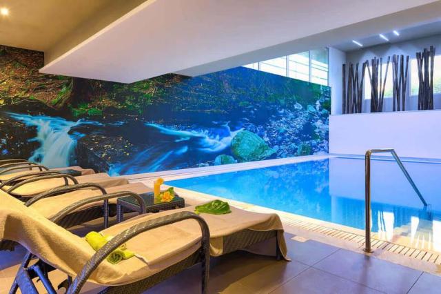 FOUR-VIEWS-OASIS-MADEIRA-HOTEL-FOUR-STONES-SPA-PIS.JPG
