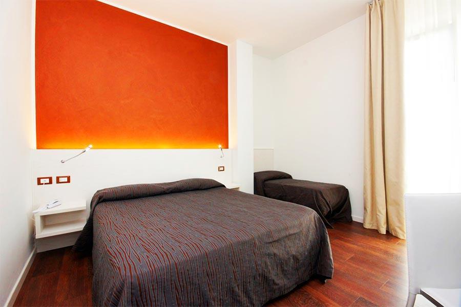 CAMERA-HOTEL.JPG