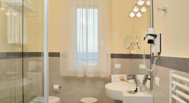 BATHROOM.JPG