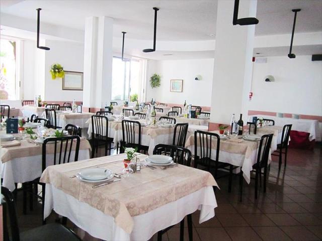 RESTAURANT.JPG