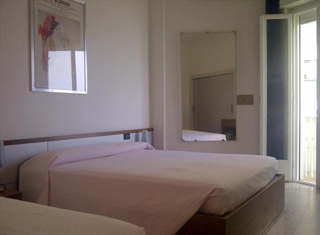 ROOM 3.JPG