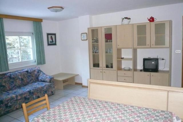 TOBIA 9.JPG