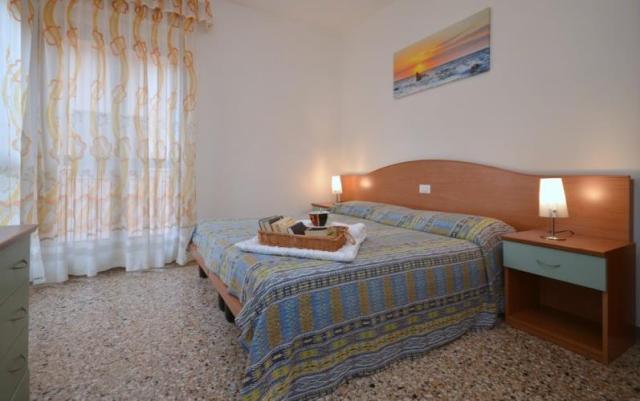 DAL MORO_QUADRI D8_FOTO 1.JPG