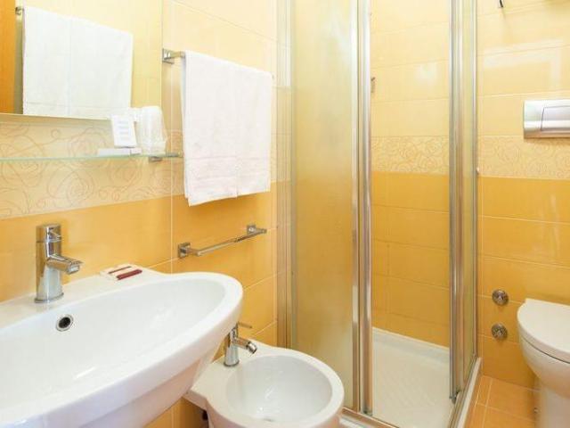 BAGNO-1-C9587EC5B2D11206FC15DA074E3E413E.JPG