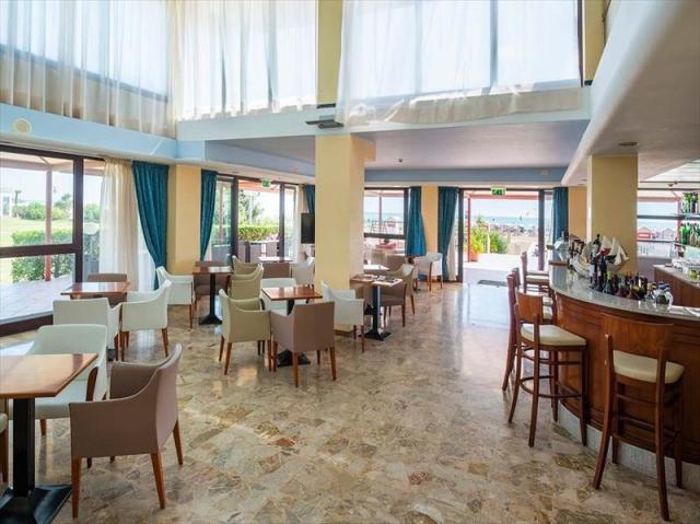 COCKTAIL-BAR-CAORLE.JPG
