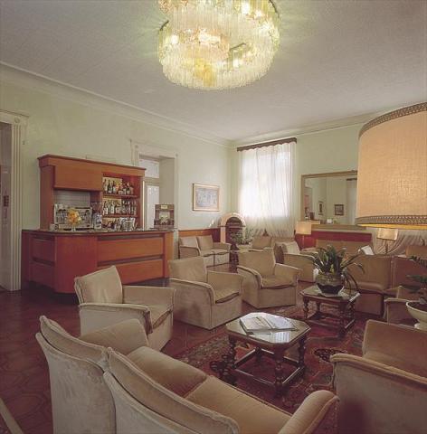 97_3_HALL.JPG