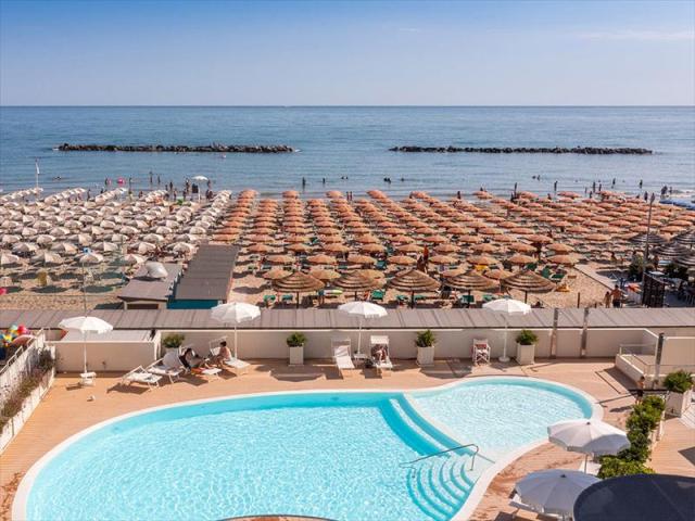 POOL_GALLERY_NAUTILUS_.JPG