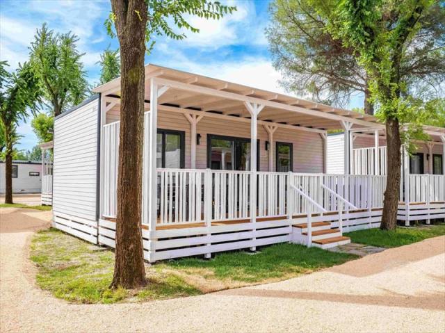 TENUTA_LODGE_COMFORT_1_HI_11ZON.JPG