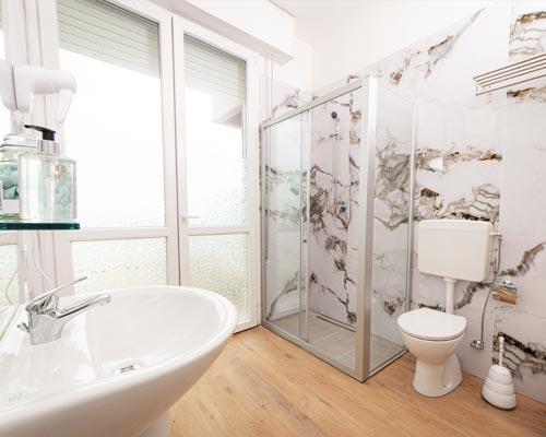 BAGNO-FAMIGLIARE.JPG