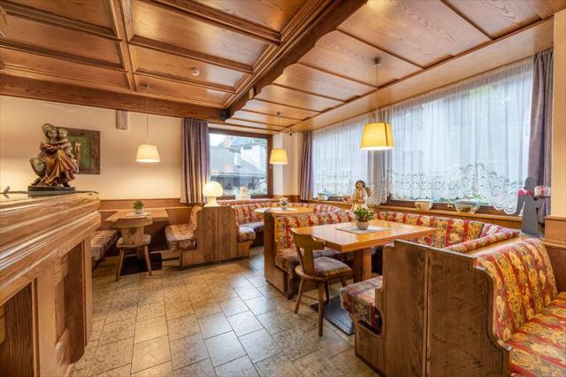 HOTEL ITALIA_CANAZEI I.JPG