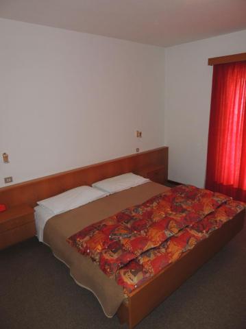 HOTEL CHRISTINE IV.JPG