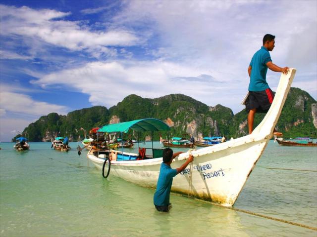 Kombinace - Phi Phi Bay View Resort ***, Phi Phi - pláž Laem Hi
