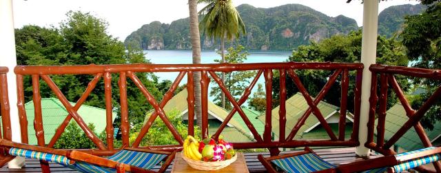 Kombinace - Phi Phi Bay View Resort ***, Phi Phi - pláž Laem Hi