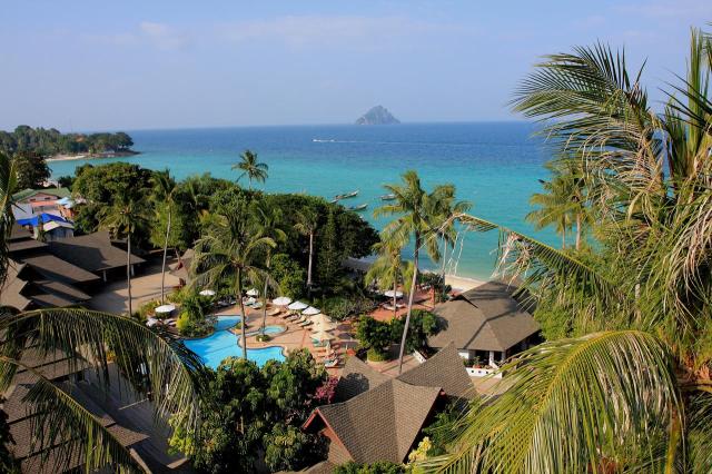 Kombinace - Holiday Inn Resort ****, Phi Phi - pláž Laem Tong, 