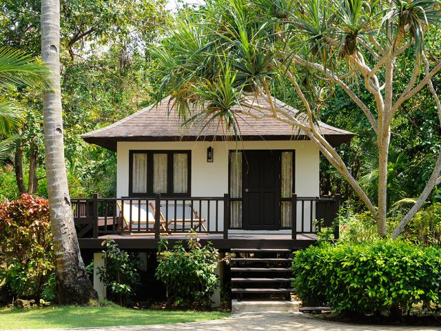 Kombinace - Holiday Inn Resort ****, Phi Phi - pláž Laem Tong, 