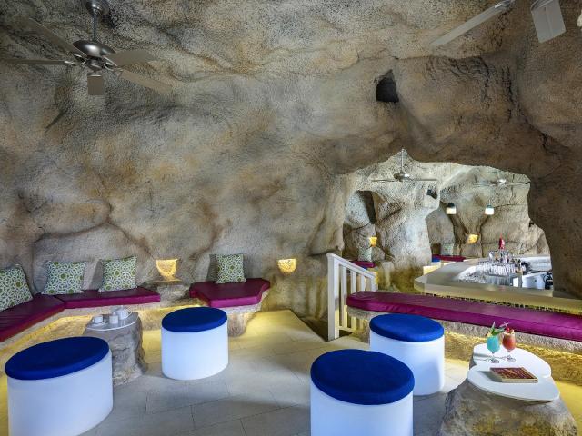 Crystal Cove Hotel , Bridgetown